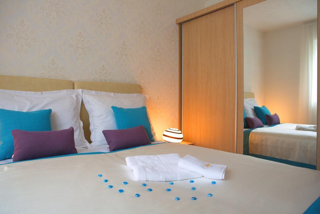 Lando Resort Kampor エクステリア 写真